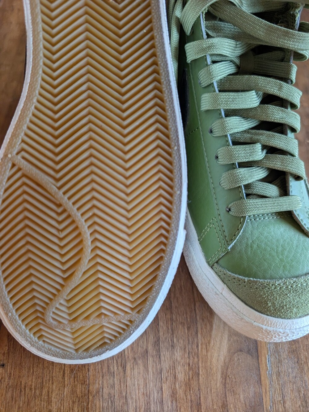 Boys Nike Olive Green High-Top Sneakers with Black Swoosh - Picture 3 of 5